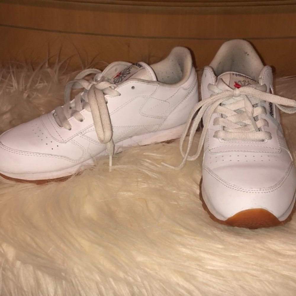 Classic all white Reebok - Picture 2 of 4
